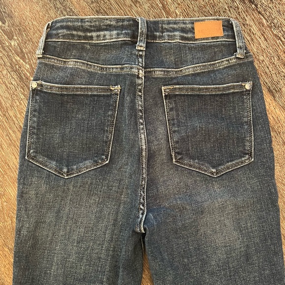 Judy Blue Distressed Medium Wash Denim Blue Jeans Size 5/27 - Picture 5 of 13